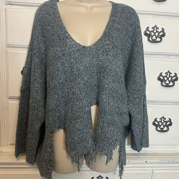 SHEIN Destroyed‎ Sweater NWOT - Picture 2 of 13